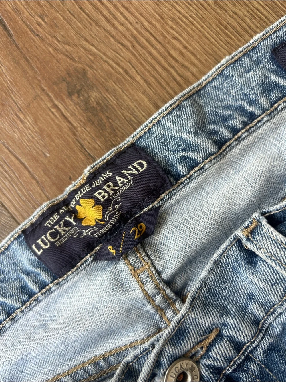 Lucky Brand Men's Light Blue Distressed Slim Straight Jeans ! Size 8/29